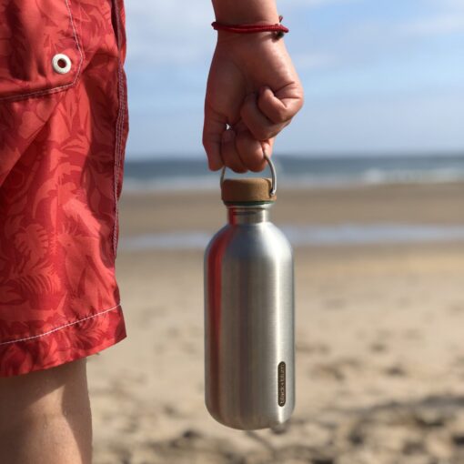 light stainless steel water bottle beach v2